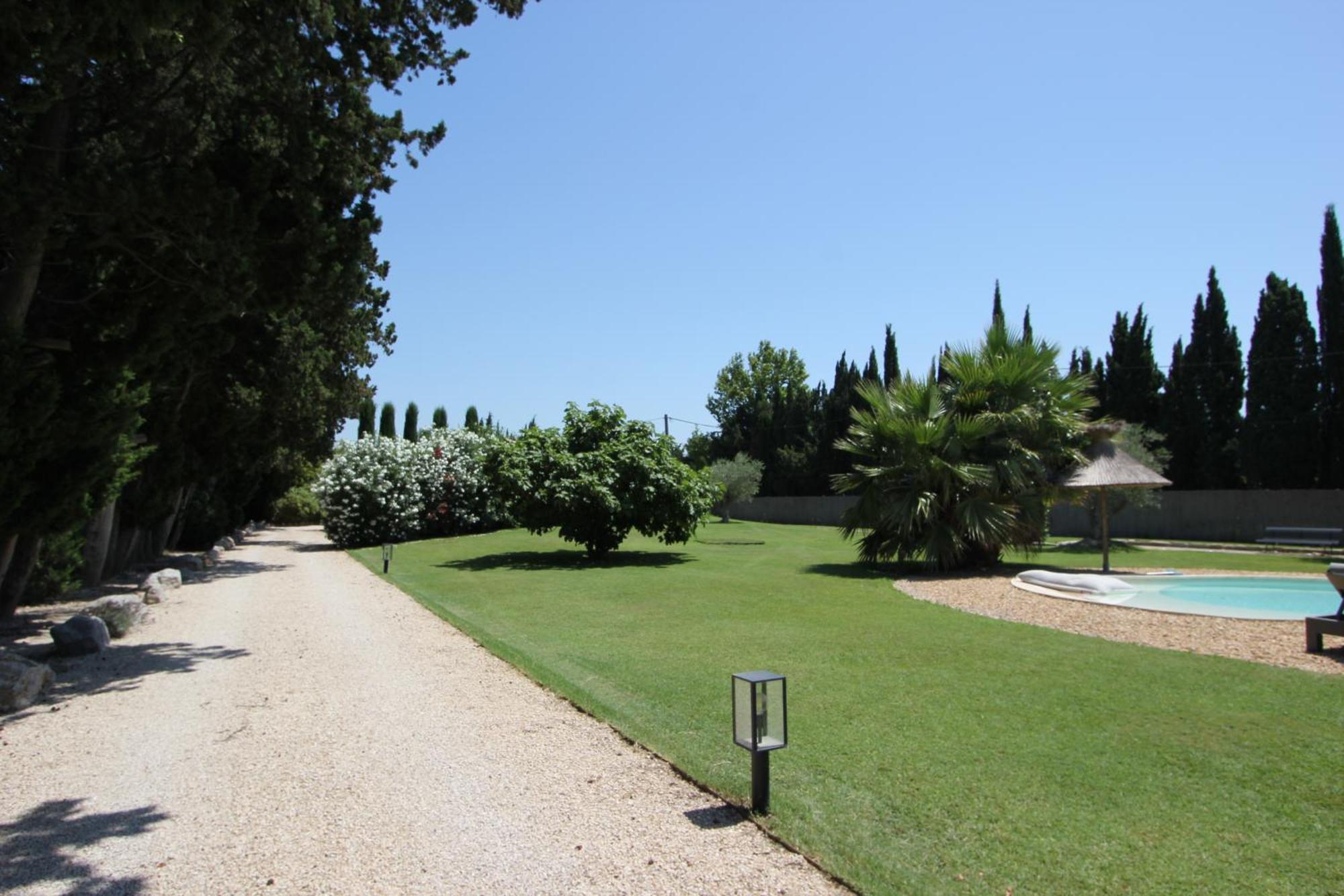 Mas Paloma Bed & Breakfast Rognonas Bagian luar foto