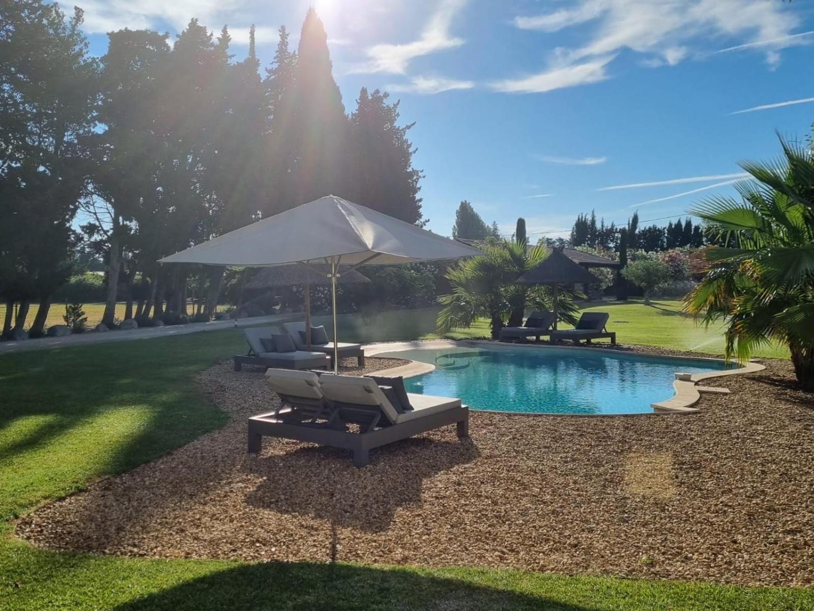 Mas Paloma Bed & Breakfast Rognonas Bagian luar foto